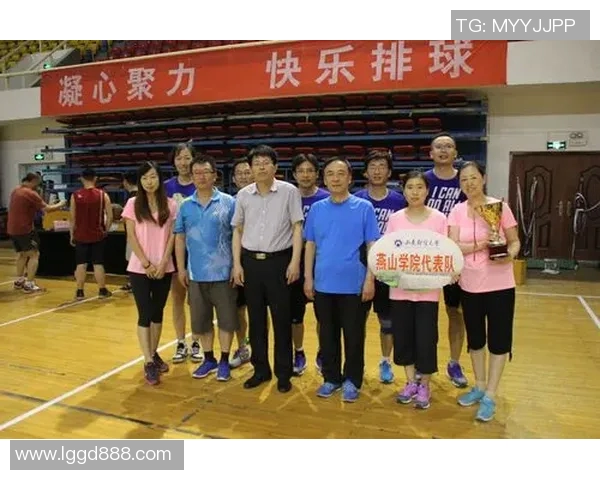 武汉排球队在洲际杯中的团队协作展现出无与伦比的默契与拼搏精神 武汉排球队在洲际杯中的团队协作展现出无与伦比的默契与拼搏精神