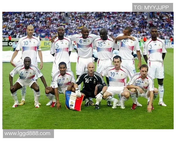 1998年世界杯经典对决法国与意大利的传奇之战回顾