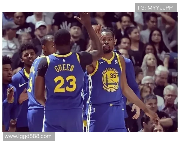 2015至2016赛季勇士与火箭的激烈对决与篮球传奇的交织 2015至2016赛季勇士与火箭的激烈对决与篮球传奇的交织