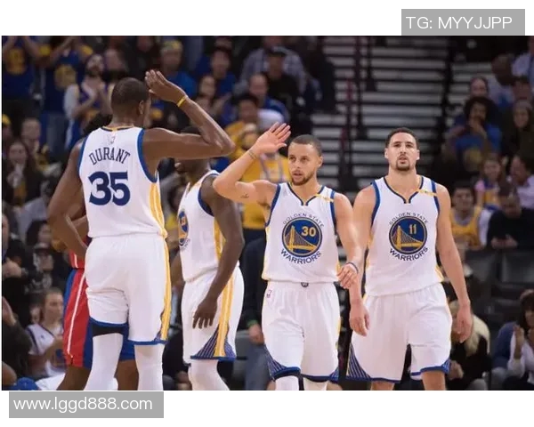 2017年5月3日NBA季后赛勇士队对阵爵士队精彩回顾与赛后分析