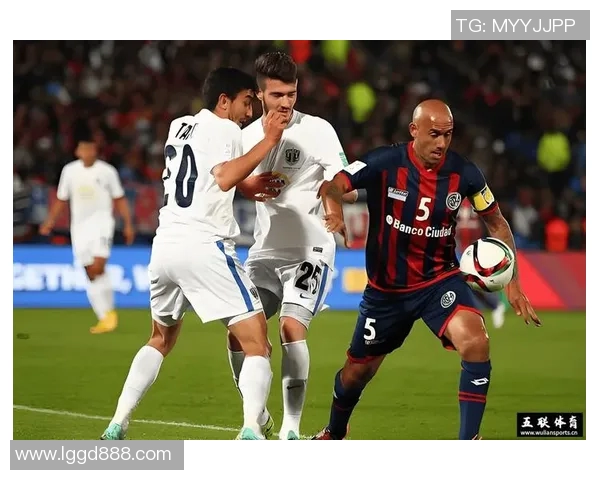 圣洛伦索与竞技的激烈对决揭示了足球战术的博弈与激情的碰撞 圣洛伦索与竞技的激烈对决揭示了足球战术的博弈与激情的碰撞